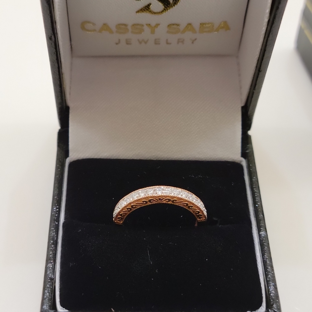 Engagement ring - Picture 2 of 3